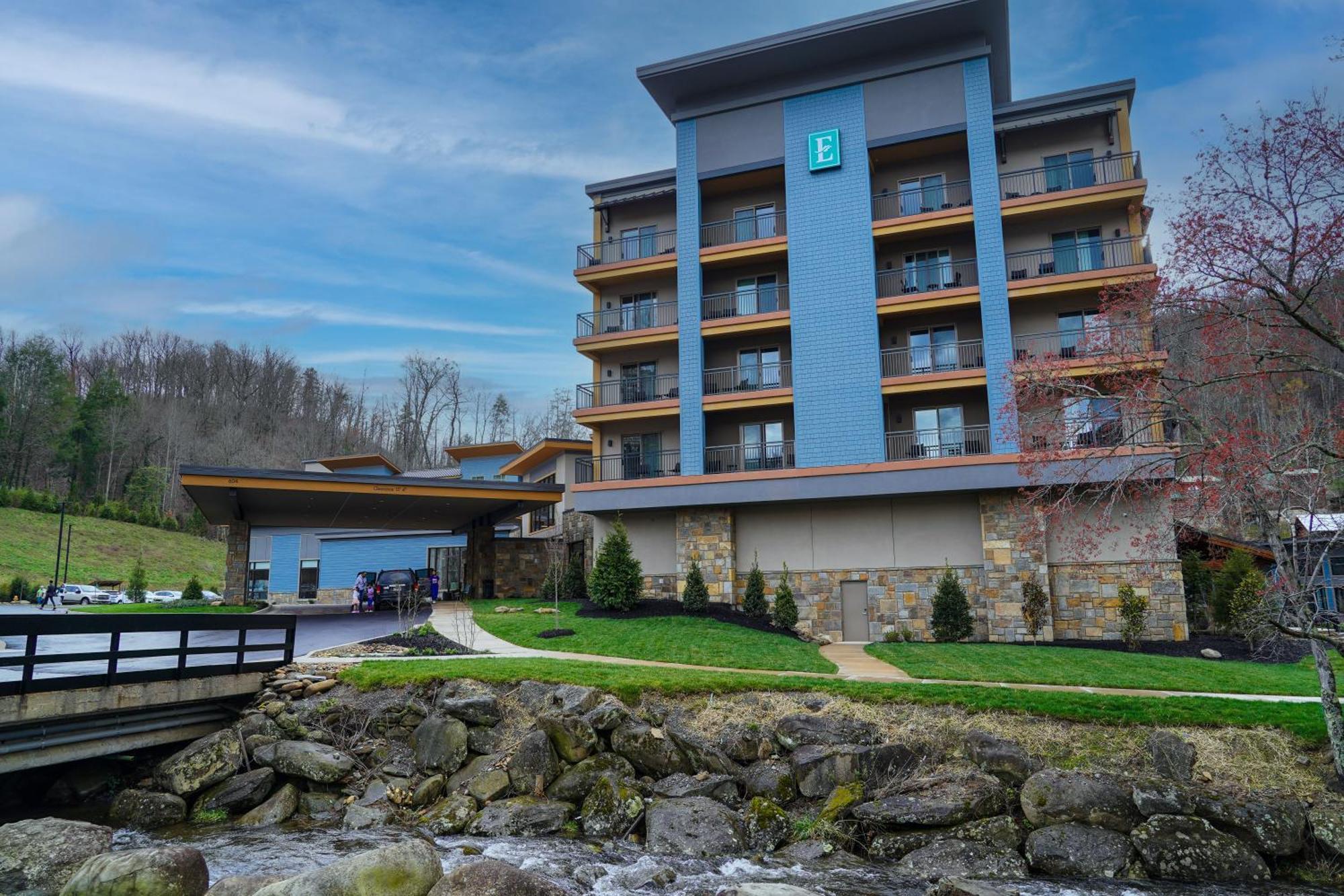Embassy Suites By Hilton Gatlinburg Resort Exterior photo